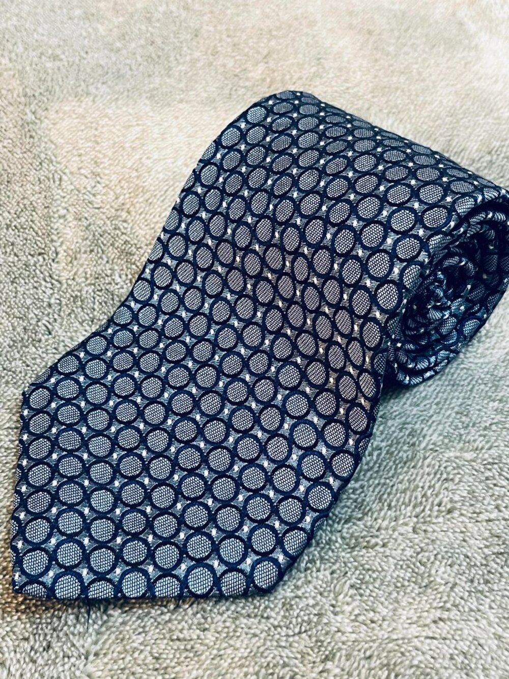 Tommy Hilfiger 100% Silk Tie Blue Geometric Medallion Two Pattern USA Made